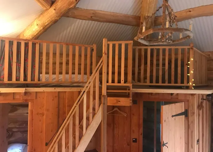 Coed Y Marchog Woodland Retreat