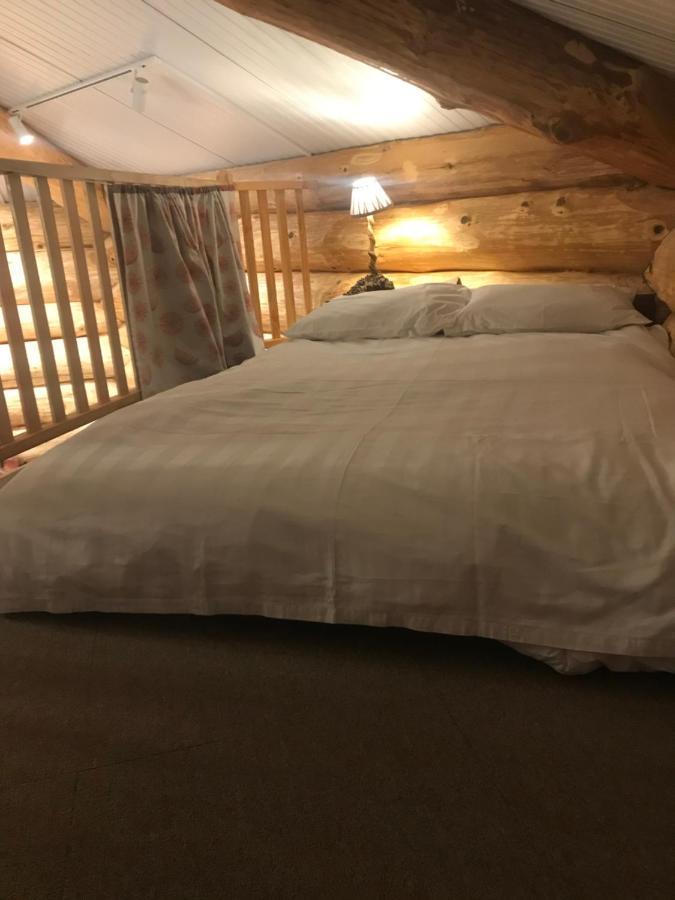 Coed Y Marchog Woodland Retreat * Херефорд